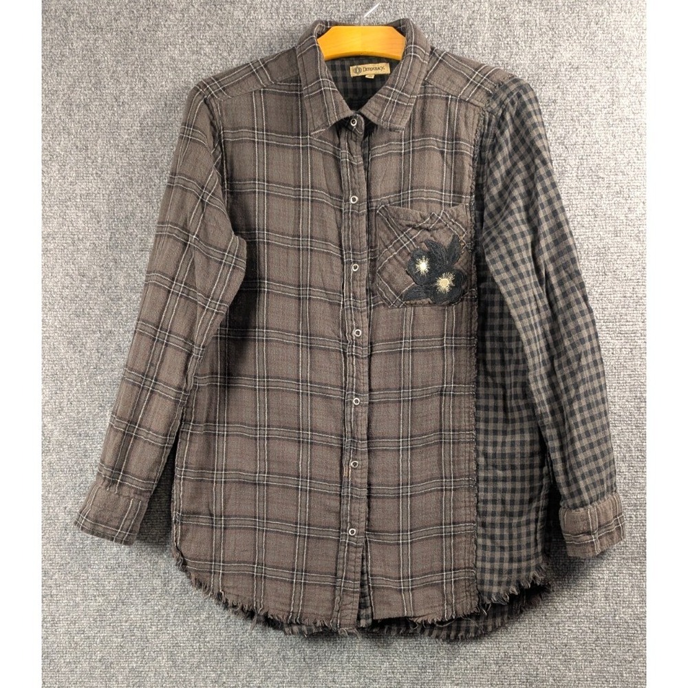 Democracy Women's Plaid Flannel Shirt M Gray Mixed Plaid Raw Hem Grunge Cottag